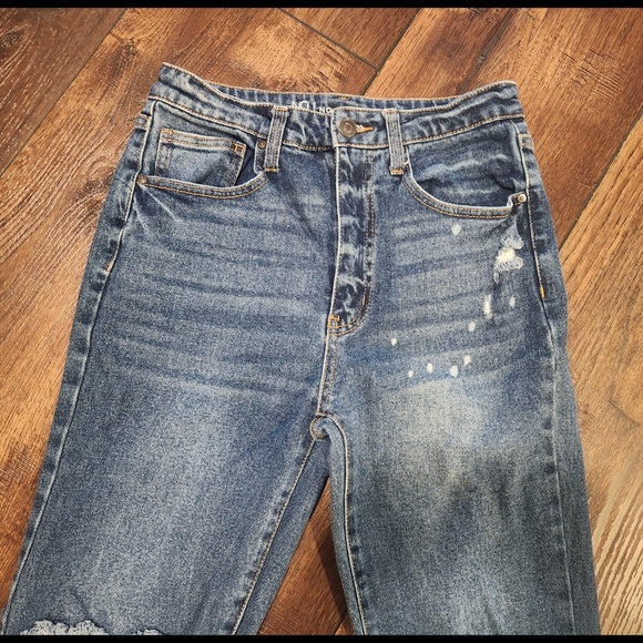 Distressed Jeans - Picture 2 of 10